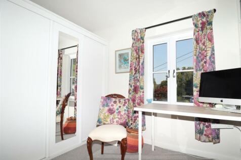How Head Cottage