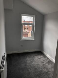 Back bedroom.jpg