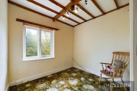 CAM03696G0-PR0277-STILL003.jpg