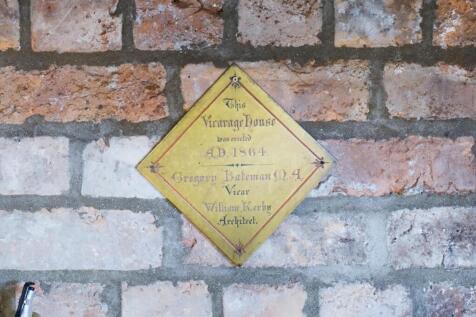 CAM01984G0-PR0384-STILL018.jpg