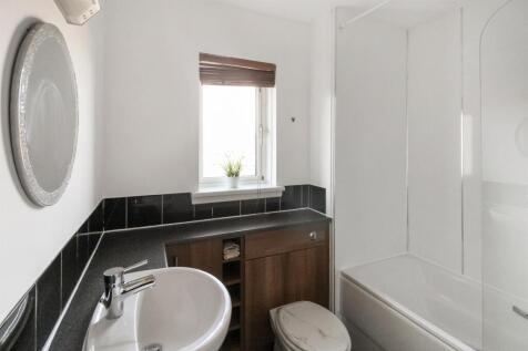 30 - Bathroom 1.jpg