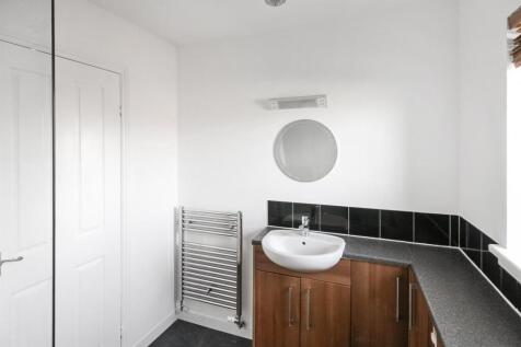 31 - Bathroom 2.jpg