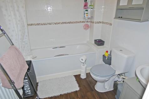 17ocbathroom.jpg