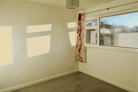 3a9e956d-Bedroom 201.JPG