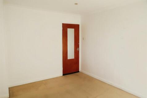 7a272a20-bedroom 203.JPG
