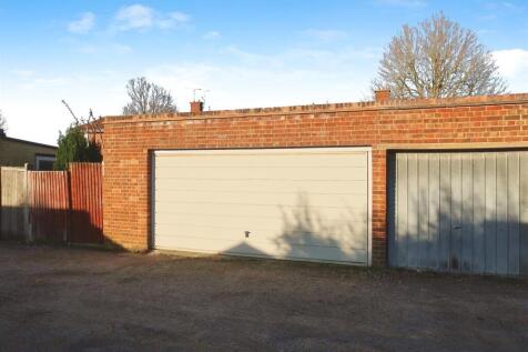 8bff1bef-garage.JPG