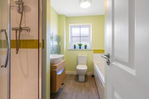 20 - Bathroom.jpg