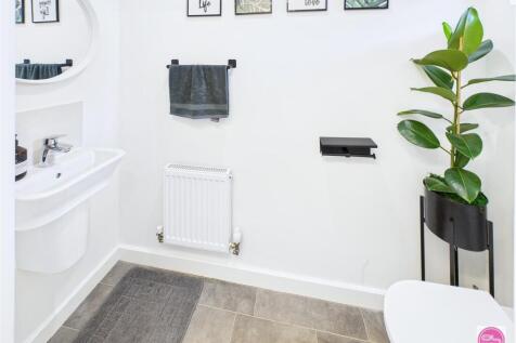 Moore Road, Anslow (2).jpg