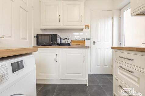 Mountbatten Close (7).jpg