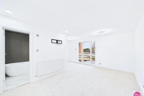 Moat Bank, Bretby (41).jpg