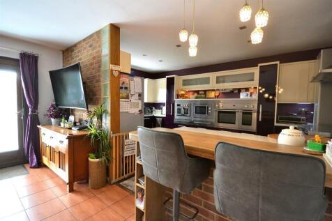 Open Plan Kitchen/breakfast room