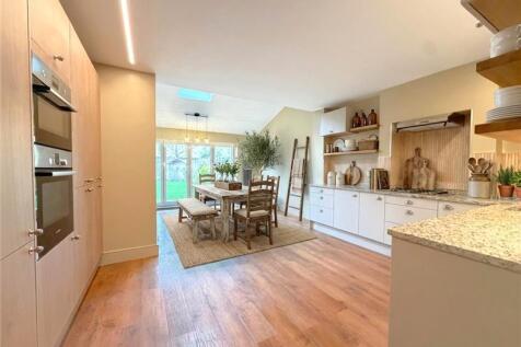 229995e8-d969-4543-8c39-c4d2924aed7e