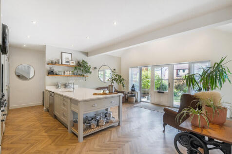 1330581-38-689da3...