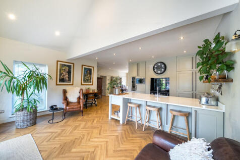 1330581-41-689da3...