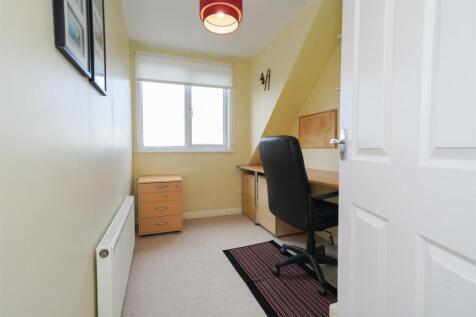 67 Ashford Gardens-5.jpg