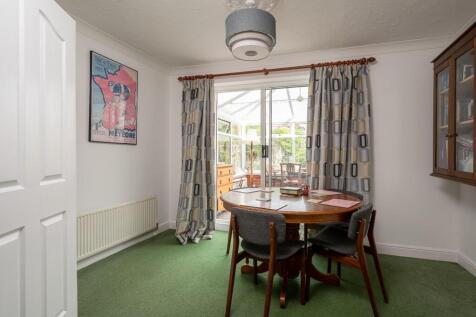 10 Millrace Close-12.jpg