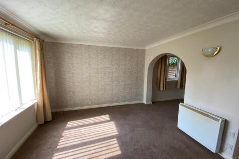 Living room..jpg