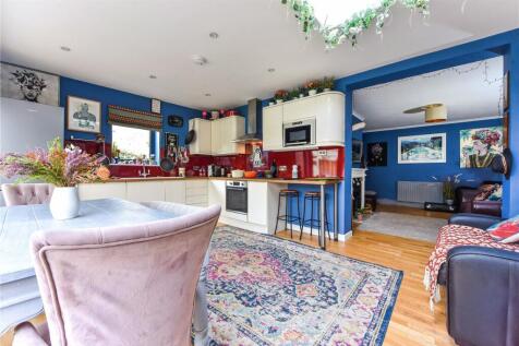 Kitchen/Dining Area