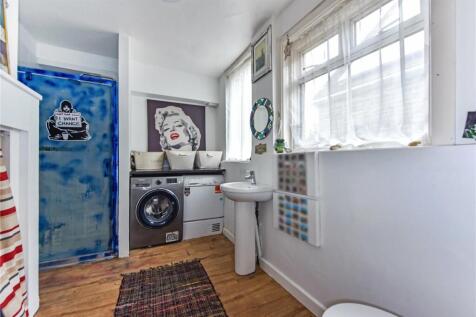 Utility/Shower Room