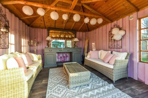 Summerhouse Internal