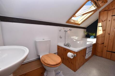 Bathroom.JPG