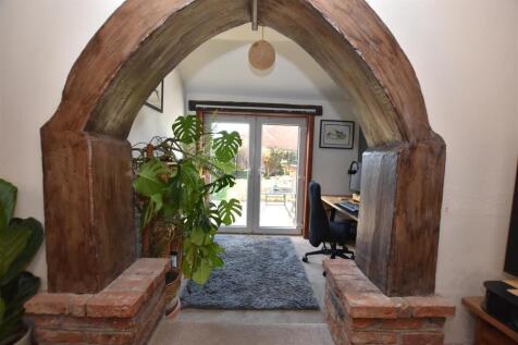 Study Snug.JPG