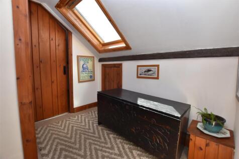 First Floor Landing.JPG