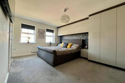 Master Bedroom - Image One.jpg