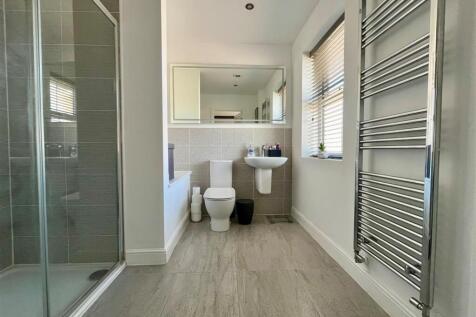 En Suite Shower Room.jpg