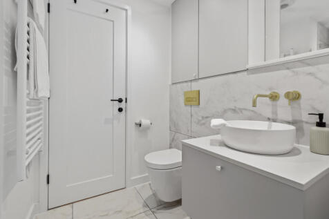 Cloakroom/wc