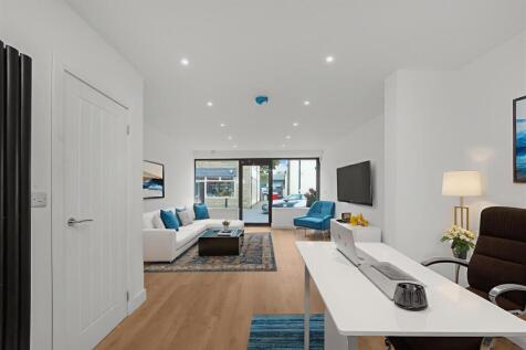 DSC03790 - Home Office - Standard - 2.jpg