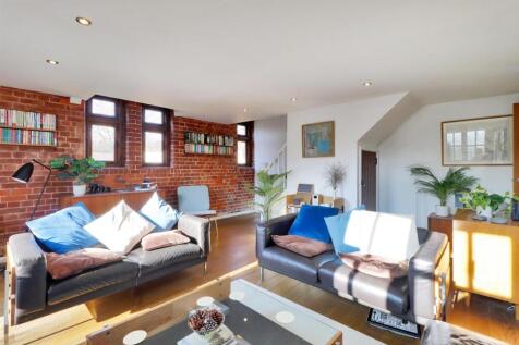 Sitting/Dining Room