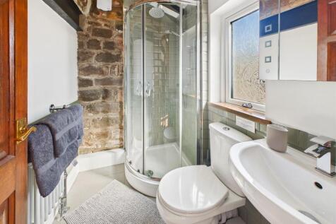 Axe Edge Cottage - Shower Room