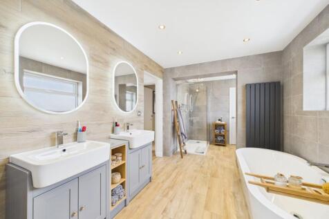 En Suite / Dressing Room