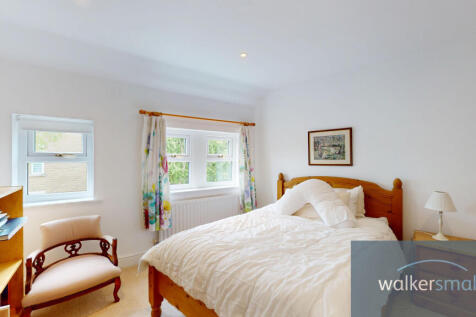 4-Old-Forge-Mews-04272025_154344