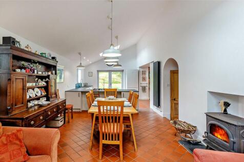 Living Dining Area