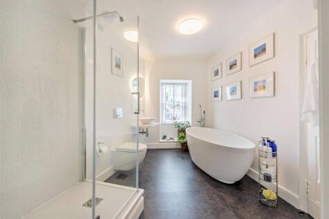 En Suite Bathroom