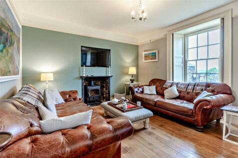 Sitting/Dining Room