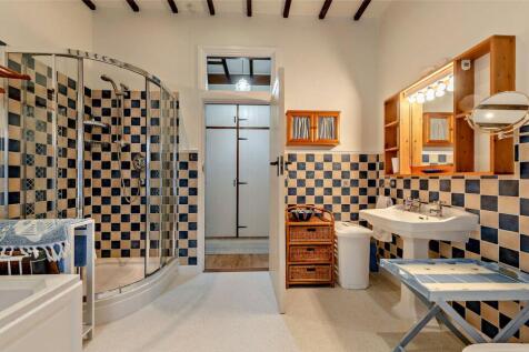Bath/Shower Room