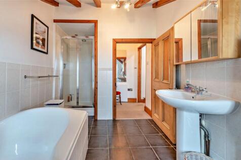 En Suite Bathroom