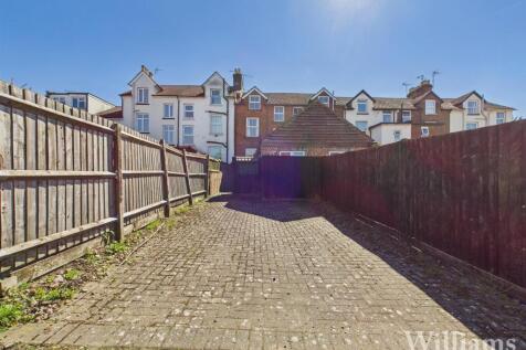 CAM02861G0-PR0367-STILL009.jpg