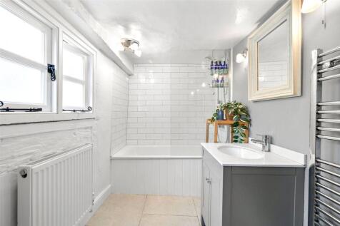 2 Bathrooms