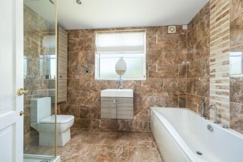 1440px-Brambles-3...