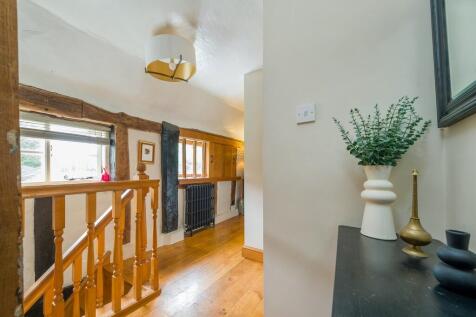 144px-Willow Cott...