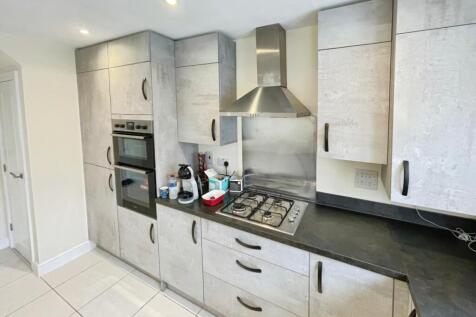 5710e103--4063-AA26-14AAC8477F19-64641-00001707DB8