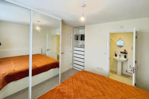 aeedbace--4C8E-BF5F-B446980710D3-65058-00001717678