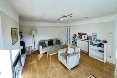 b481274b--4C60-B2D3-2516B0EFFBBC-20392-000002CF47D