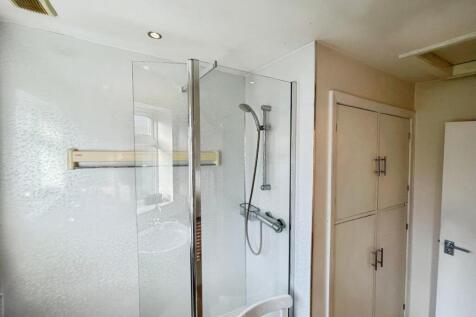 e6287410--4DF0-8AFC-014926F6035E-20392-000002CF471