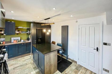 d8cb2f00--4A39-BC75-42C39D180D99-19748-000002A85A4