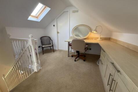 First Floor Landing / Office, Dressing Area